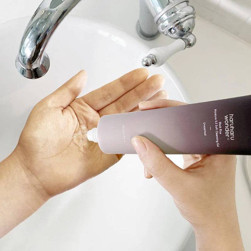 HARUHARU WONDER Black Rice Moisture 5.5 Soft Cleansing Gel 100ml - BelluBeauty
